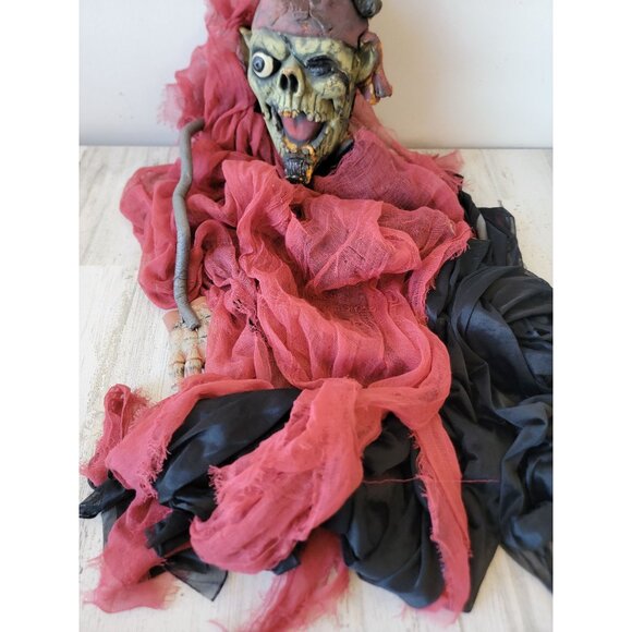 Halloween pirate AS IS hanging prop decor vintage home scary - Picture 2 of 11